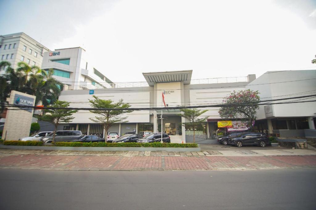 Sofyan Hotel Soepomo Giacarta Esterno foto