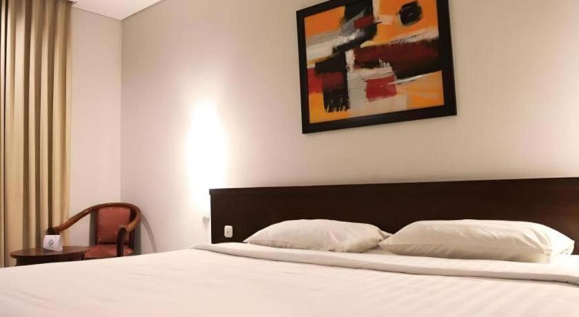 Sofyan Hotel Soepomo Giacarta Esterno foto