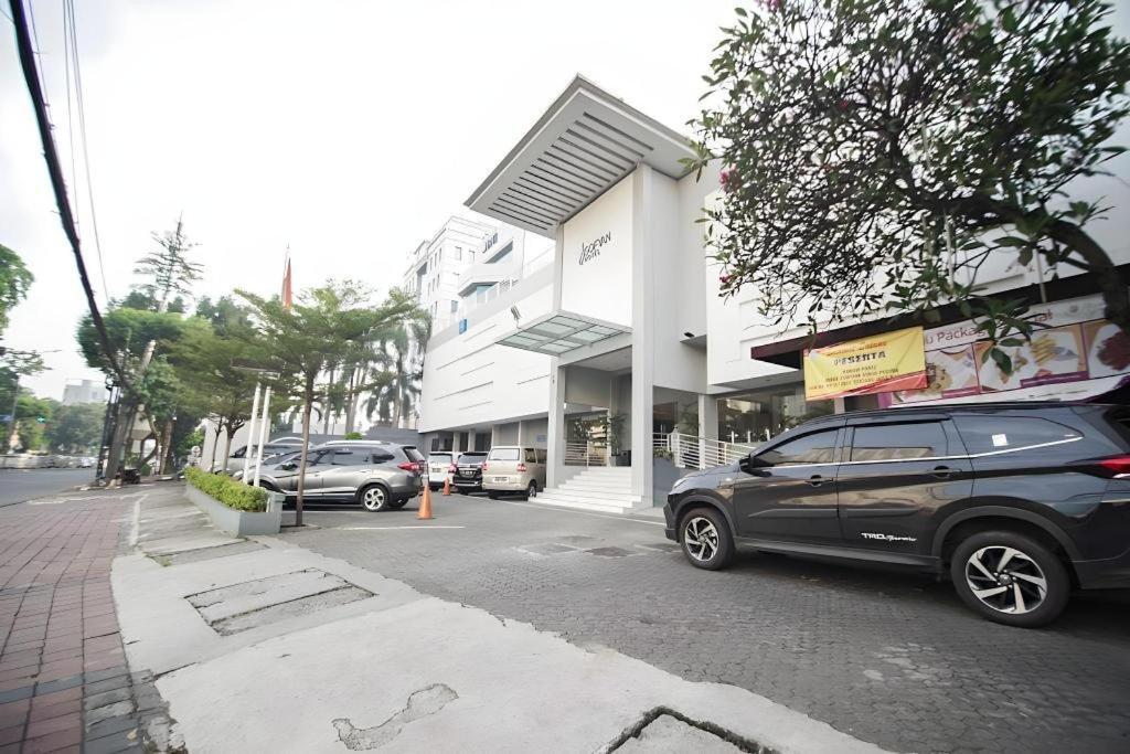 Sofyan Hotel Soepomo Giacarta Esterno foto