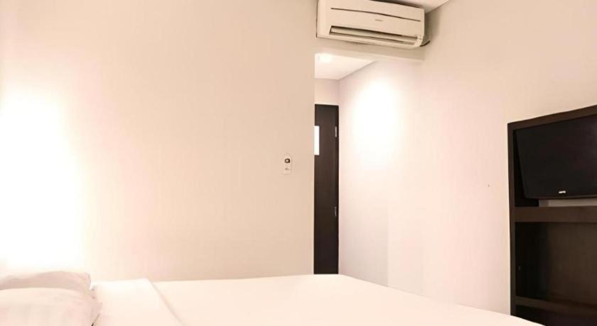 Sofyan Hotel Soepomo Giacarta Esterno foto